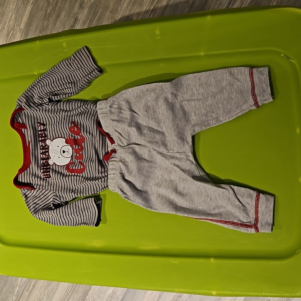 5/25$ Canadiana matching set size 6-9 months